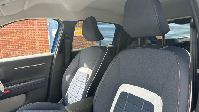 Citroen C3 83kW Collection 44kWh 5dr Auto Electric Hatchback - Image 24